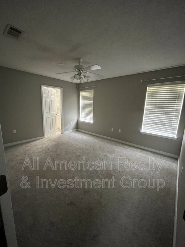Building Photo - 917 Lajolla Ln