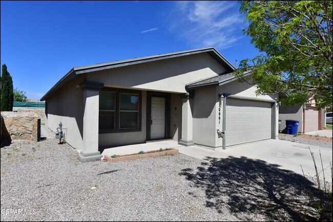 Building Photo - 10661 Canyon Sage Dr