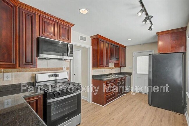 Building Photo - 102 Juniper Cir