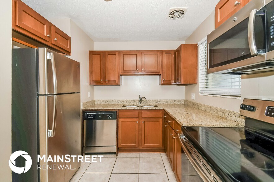 Building Photo - 6430 Lucente Dr
