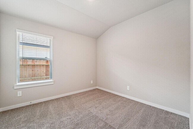 Building Photo - 16691 Sterling Clf St