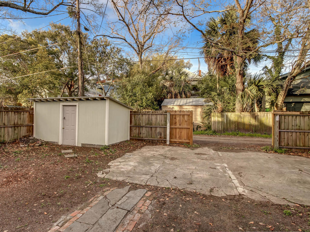 Building Photo - 208 W 35th St