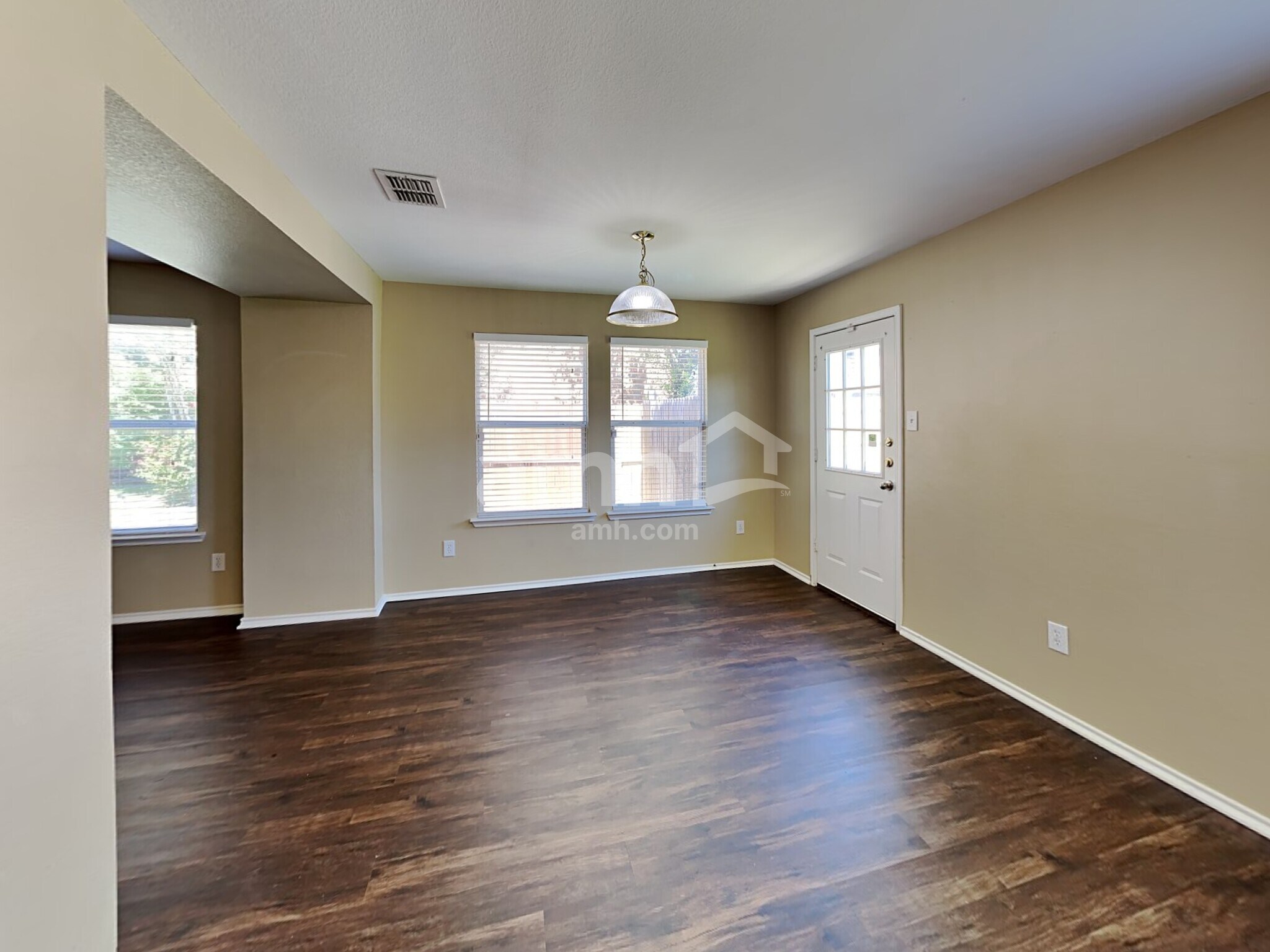 Building Photo - 4610 Elm Point Dr