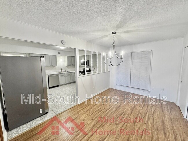 Building Photo - 1185 Deer Trail Ln