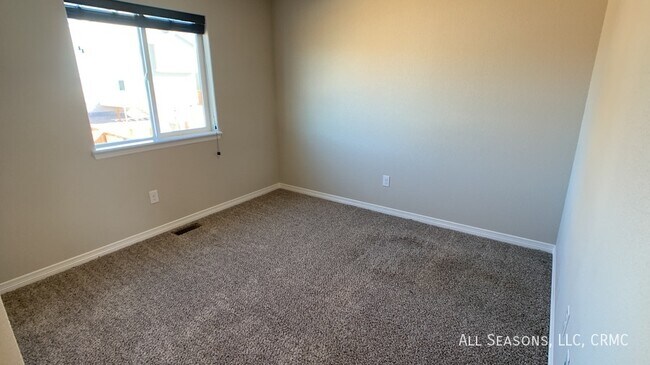 Building Photo - 10898 Saco Dr