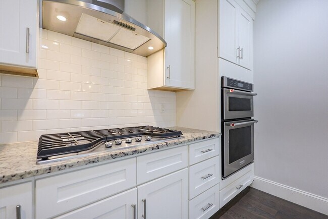 Building Photo - 8 Riverstone Way