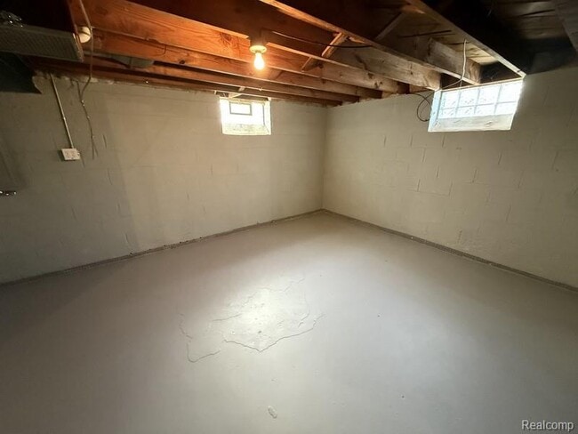 Building Photo - 12851 Rosemary Blvd