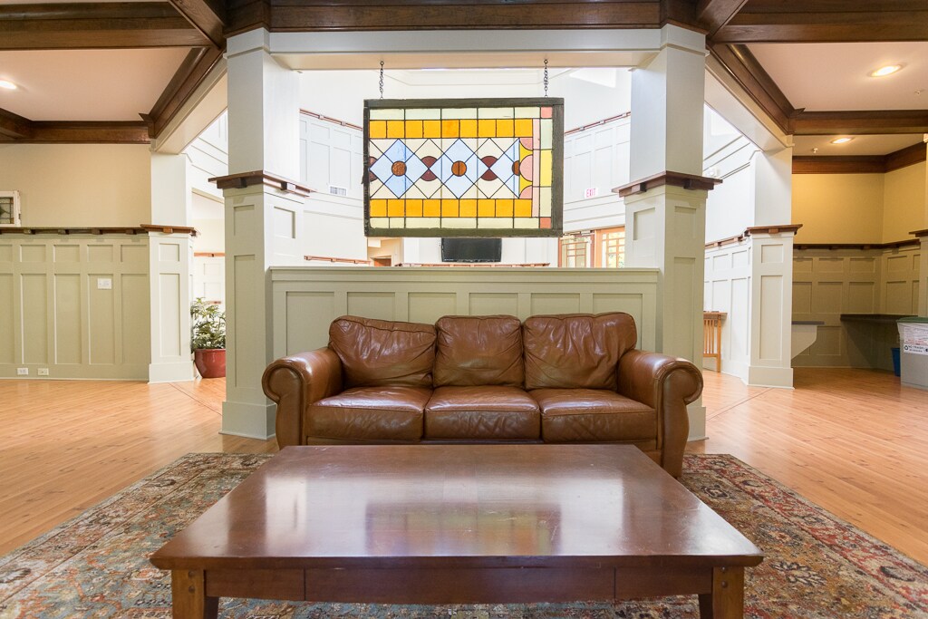 Building Photo - 490 Barnett Shoals Rd