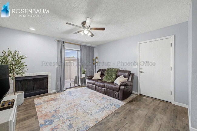 Building Photo - 533 W Guadalupe Rd