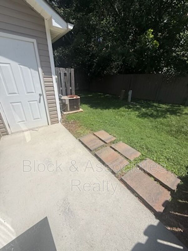 Building Photo - 4121 Bentley Dr