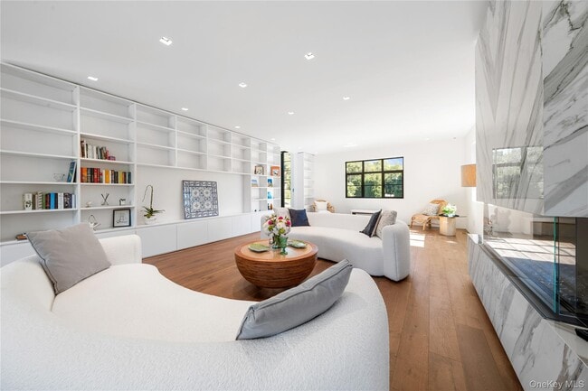 Building Photo - 15 Atterbury Rd