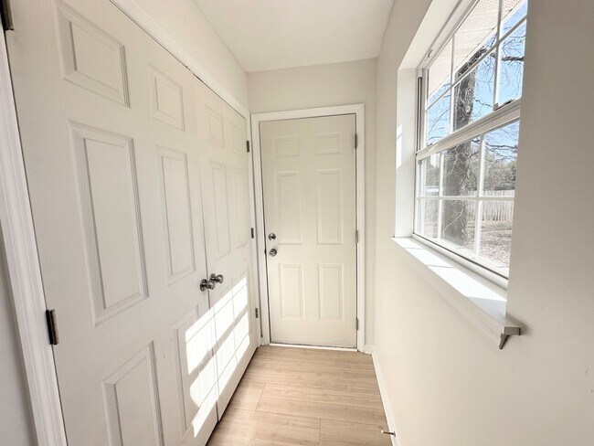 Building Photo - Branching Out in Laurel Oaks