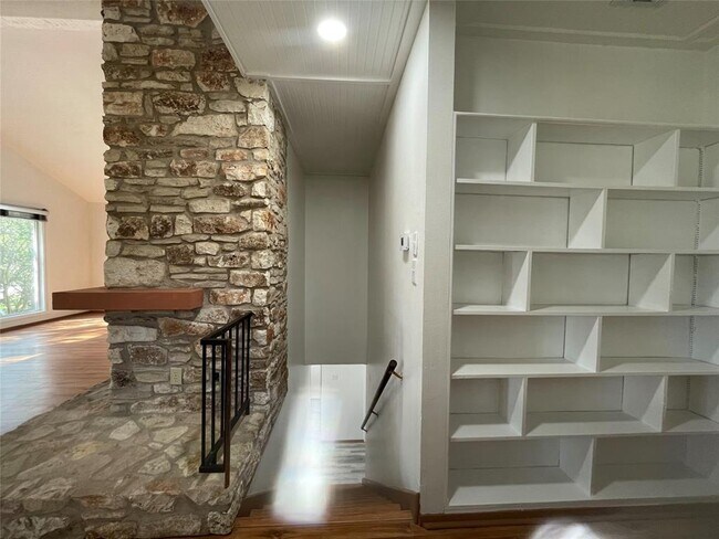 Building Photo - 5802 Longhorn Landing