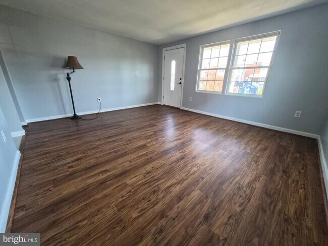 Building Photo - 7948 Eastdale Rd