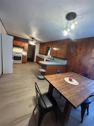Building Photo - 513 E Elm St