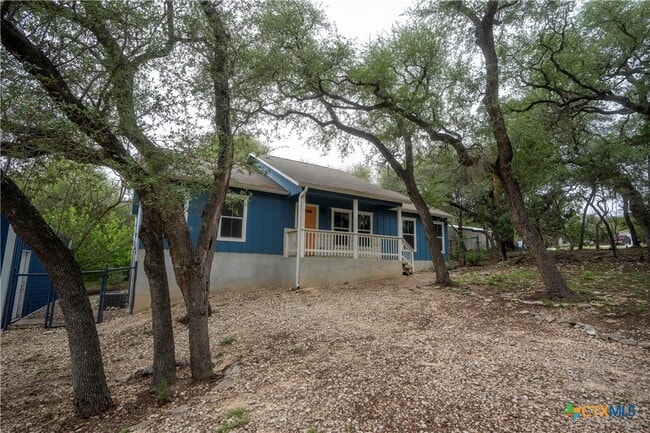 Building Photo - 1015 Twin Deer Ln