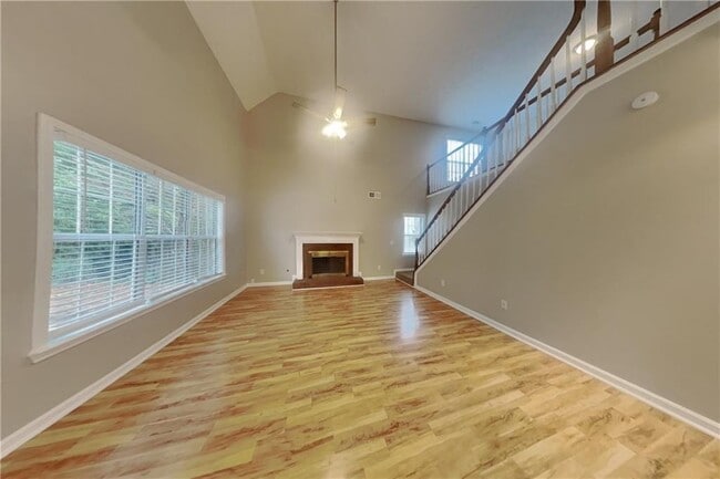 Building Photo - 2455 Compton Pl