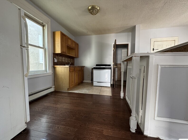 2L - 60 Wilkinson Ave