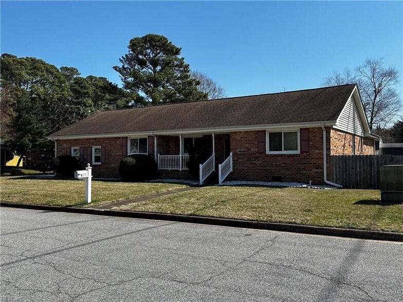 Primary Photo - 436 Longleaf Rd
