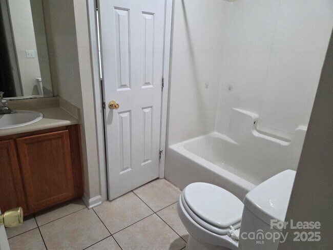 Building Photo - 437 Cedarcroft Dr