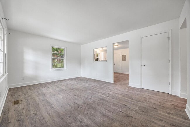 Building Photo - 3714 Carlyle Dr