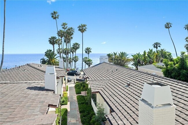 Building Photo - 360 Cliff Dr