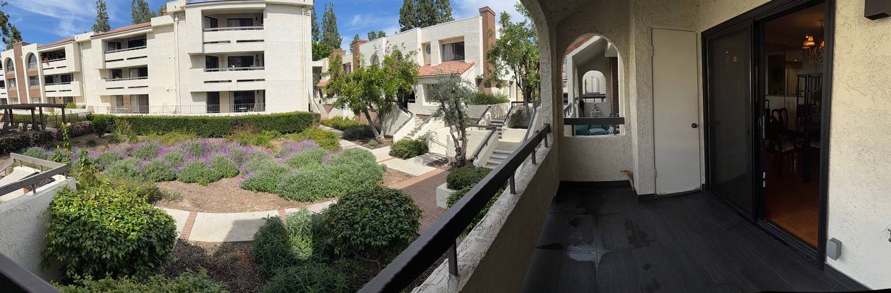 Building Photo - 21620 Burbank Blvd