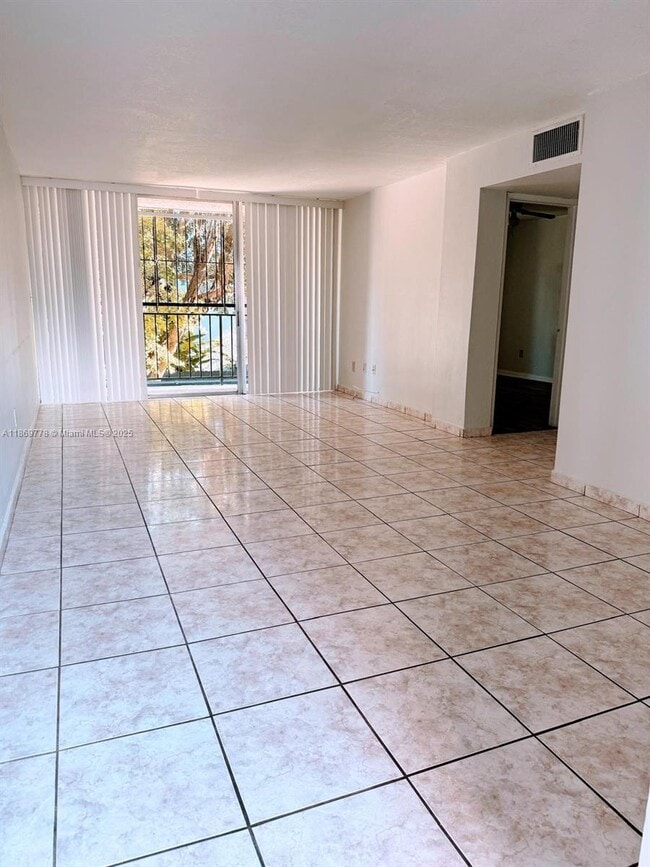 Building Photo - 210 Fontainebleau Blvd