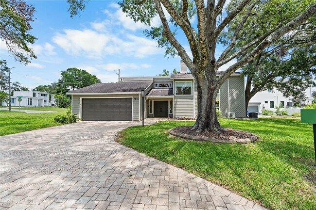 Building Photo - 7815 N River Shore Dr