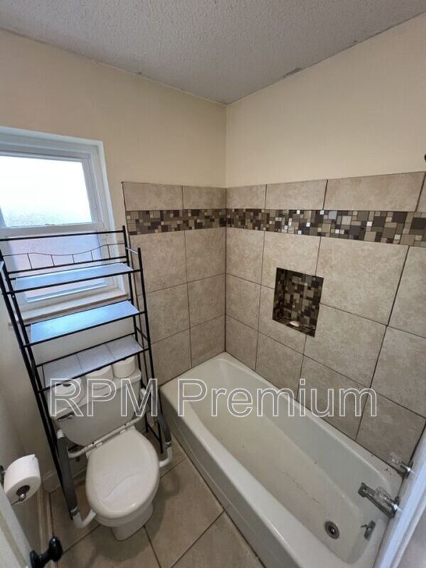 Building Photo - 1944 W Marsden Pl