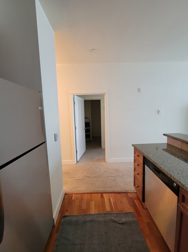 Building Photo - 400 Washington Ave