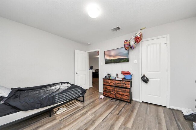 Building Photo - 18326 Trace Pointe Ln