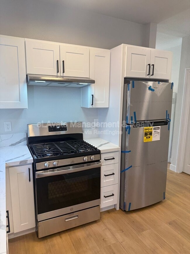 Building Photo - 1607 W 49th St