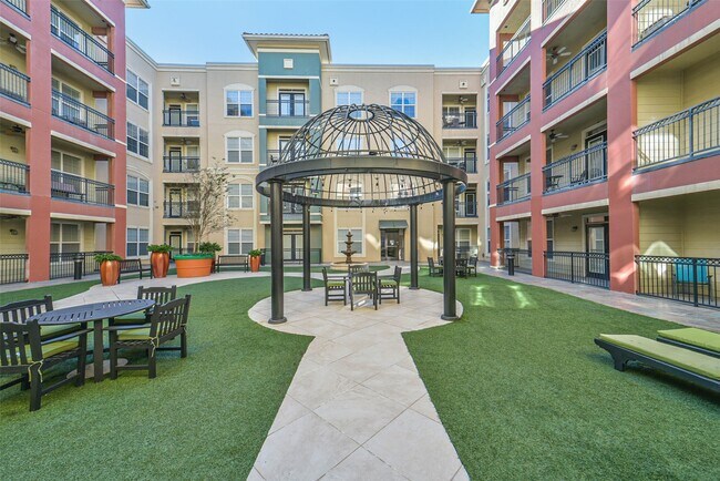 Building Photo - 1711 Old Spanish Trl