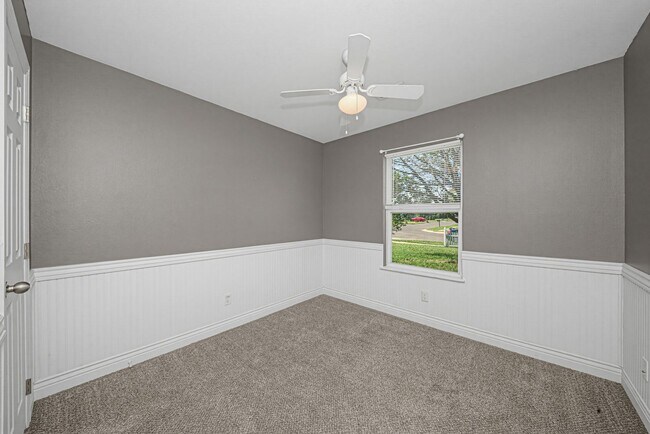 Building Photo - 1531 N Clay St