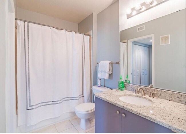 Building Photo - 700 Siena Palm Dr