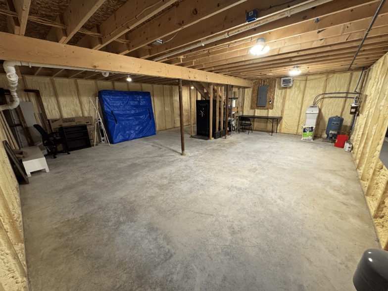Building Photo - 55 Apple Blossom Rd