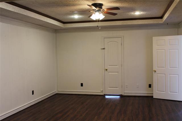 Building Photo - 925 Bluebird Dr
