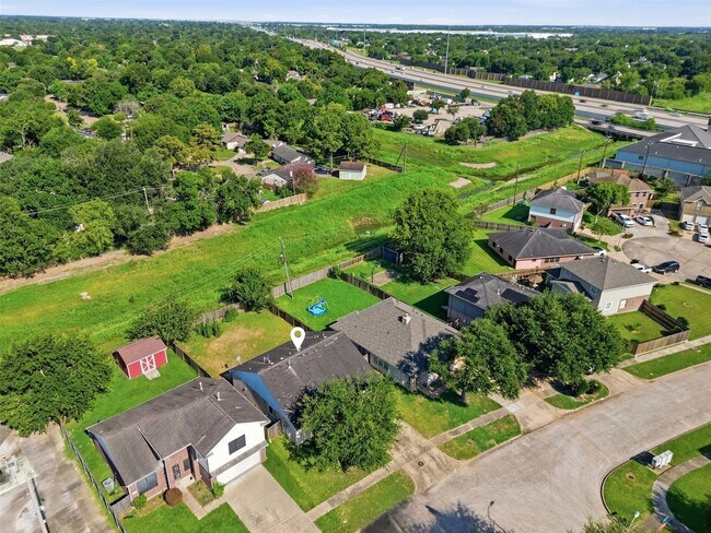 Building Photo - 15738 Boonridge Rd