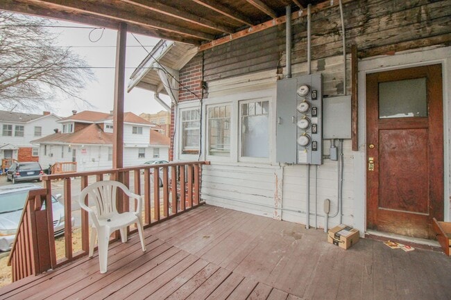 Primary Photo - 1111 E Walnut St