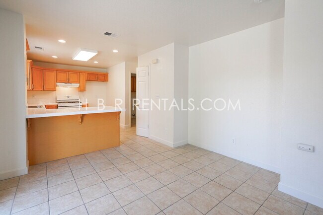 Building Photo - Charming 3-Bed, 2.5-Bath Home in One of Tr...