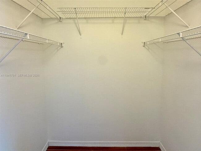 Building Photo - 2311 SE 24th Ct