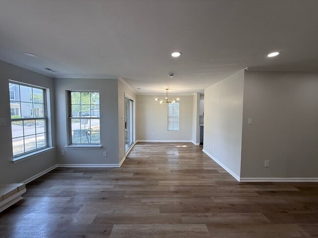 Building Photo - 411 Eagles Chase Dr