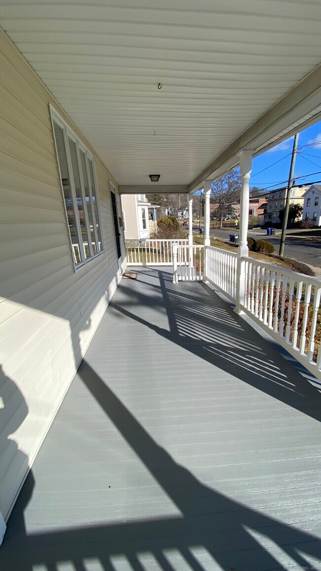 Building Photo - 135 Elm St