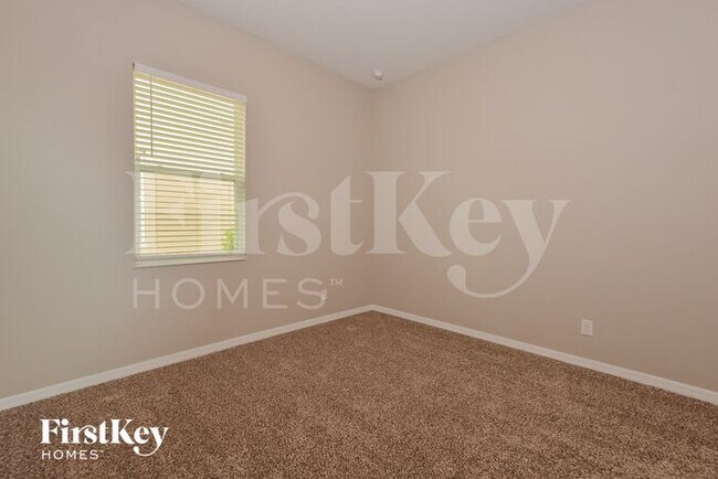 Building Photo - 824 Grand Hilltop Dr