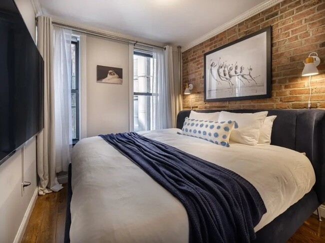 Building Photo - 166 Mulberry St