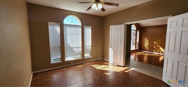 Primary Photo - 4509 Twin Oaks Cir