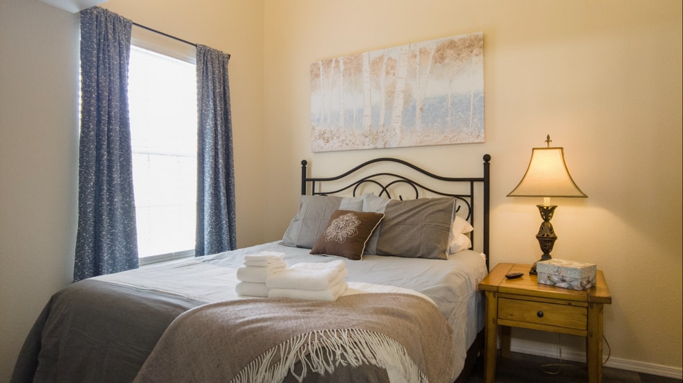 Building Photo - 420 Fall Creek Dr