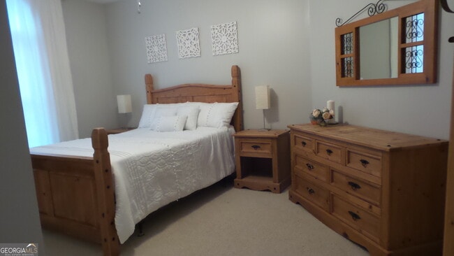 Building Photo - 206 Lake Forest Dr