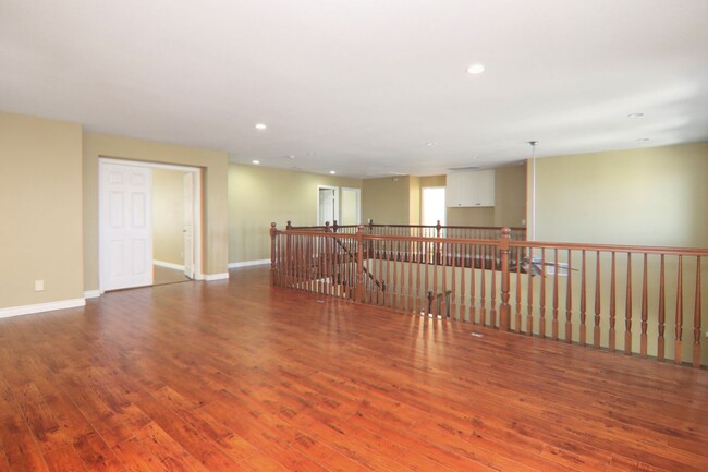 Building Photo - 1212 Lavendar Way
